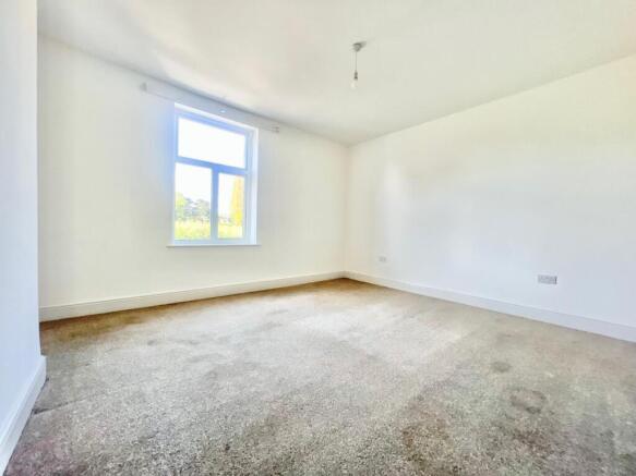 3 bed Terraced to rent Image 7