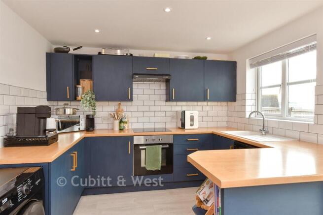 Kitchen/ Breakfast Room
