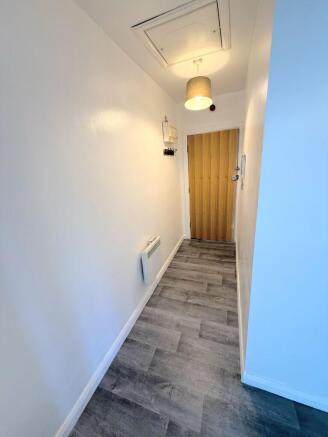 2 bed Flat to rent Image 5