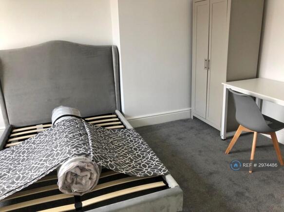 3 bed Terraced to rent Image 9