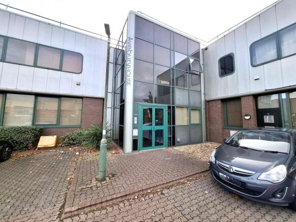 1-bed flat on Bentham Close, Swindon, Wiltshire, £100,000