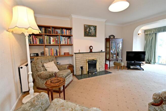 29 Braemar Rise -02.jpg