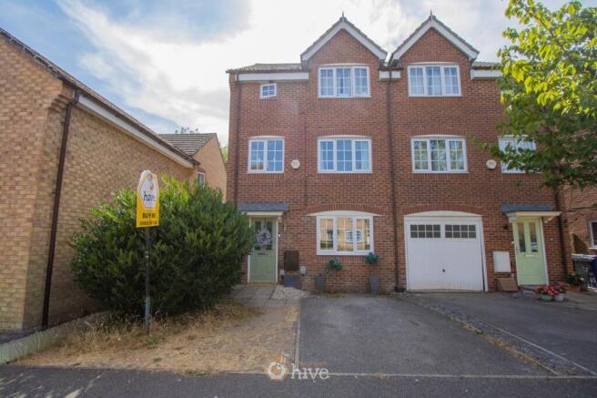 4 bed Semi-Detached for sale in doncaster