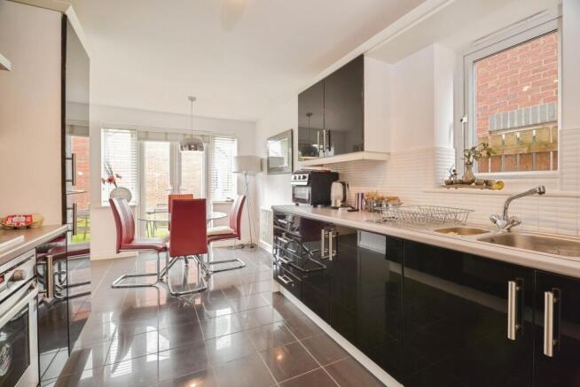 3 bed Semi-Detached for sale Image 5
