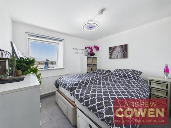 2 bed Flat for sale Image 11