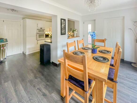 3 bed Semi-Detached for sale Image 8