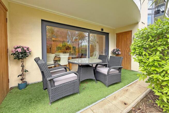 2 bed Apartment for sale Image 4