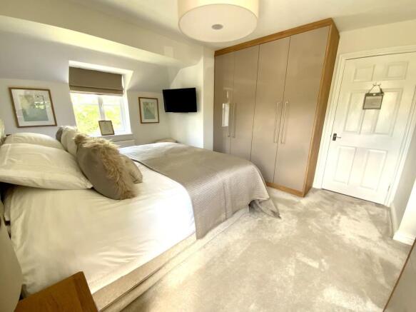 Bedroom 1 Wardrob...