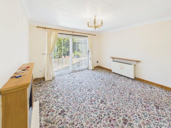 2 bed Ground Flat for sale Image 7