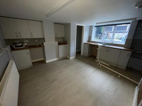 27 Arthington View, Leeds, West Yorkshire LS10 2ND photo 4