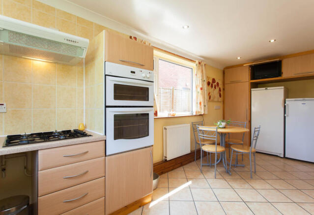 Kitchen (2)