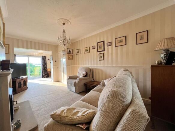 4 bed Detached for sale Image 8