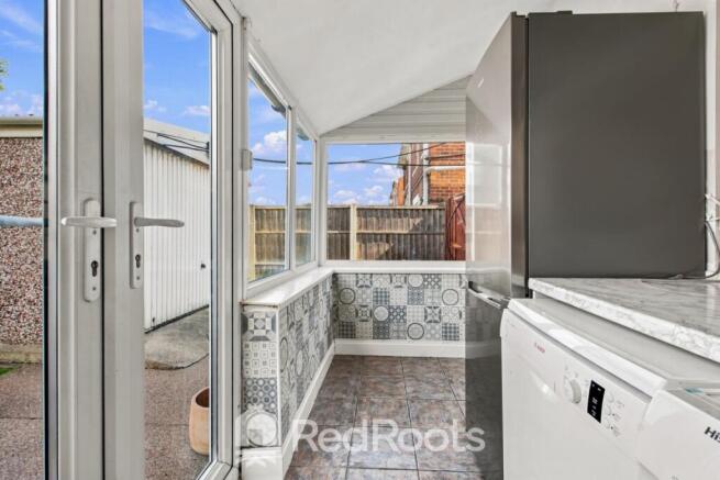 3 bed Semi-Detached for sale Image 9