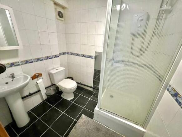 5 bed Terraced to rent Image 7