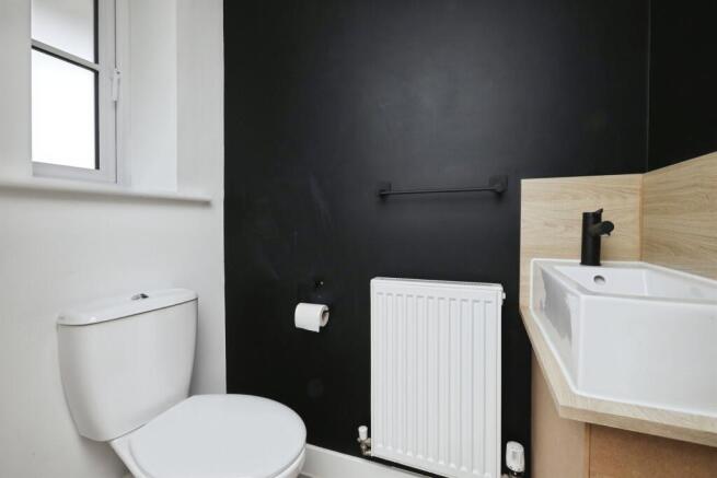 3 bed Semi-Detached for sale Image 6
