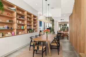 127, Notting Hill Gate, London W11 3LB