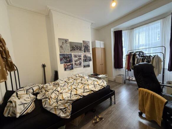 95, Ashford Street photo 4