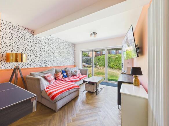 Lounge/Dining Room