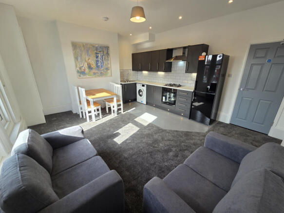 En Suite Double Bedroom in this shared 3 bedroom