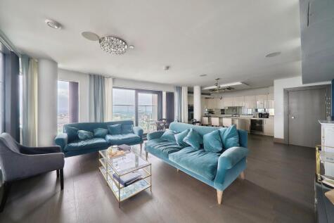 90 High Street, London, E15