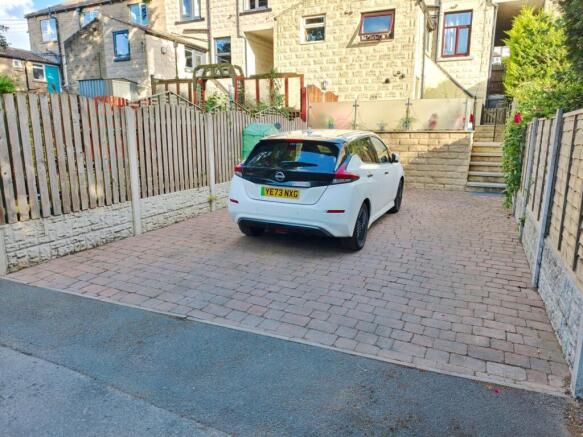 3 bed Town House for sale Image 7