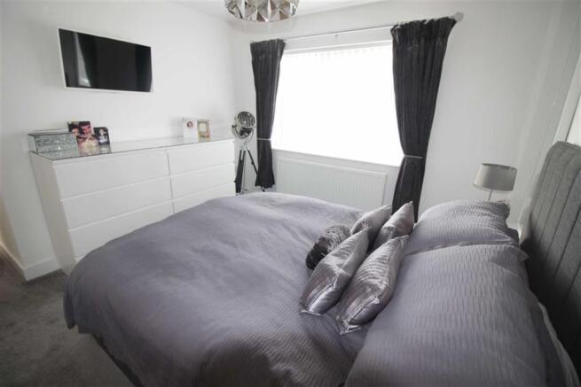 Bedroom no.1 front double: