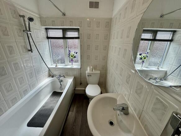 2 bed House to rent Image 4