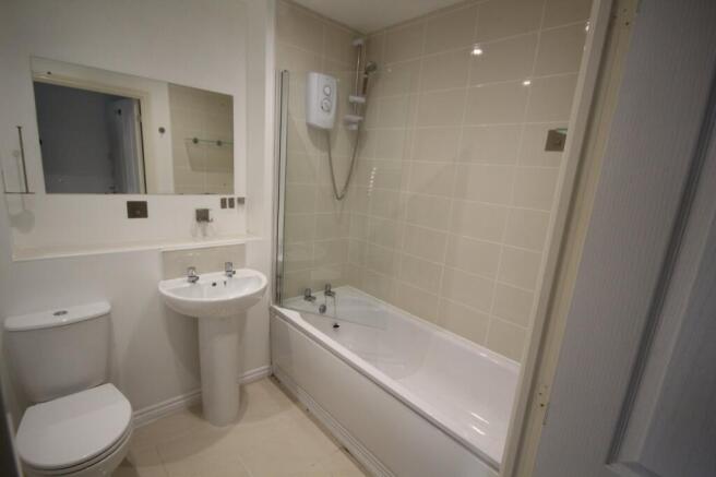2 bed Apartment to rent Image 7