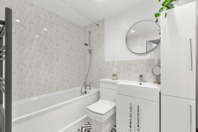 8 Tom Evans Court, Hamilton Rd, HP13 5FE-3.jpg