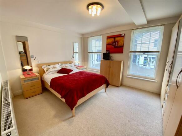 BEDROOM 2