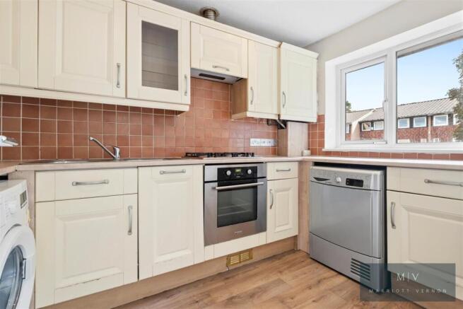 Bardsley Close 82 MV-11.jpg