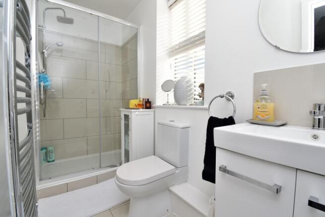 School Croft, Brotherton (17)Ensuite