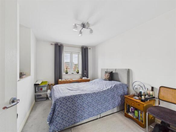 4 bed Detached for sale Image 12