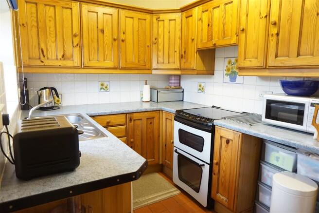 7 KITCHEN DSC06532.J