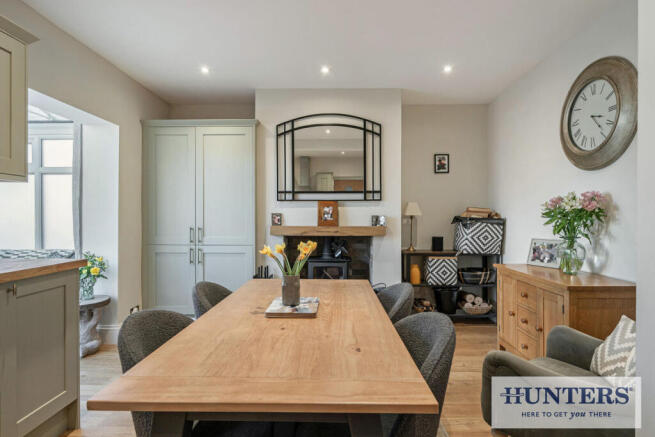 3 bed Semi-Detached for sale Image 6