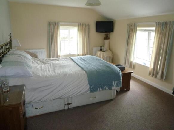 BEDROOM 3