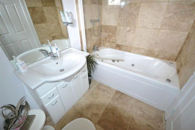 En-Suite Bathroom