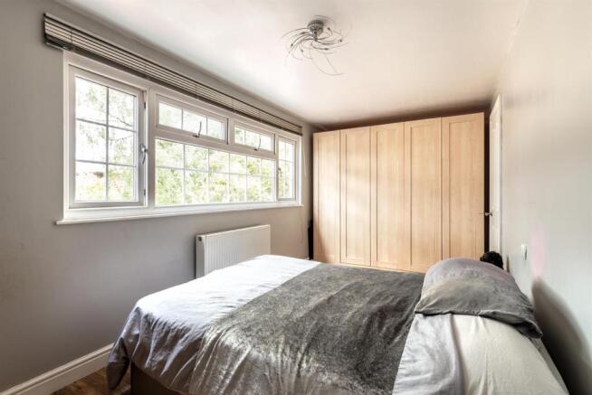 1 Wimbourne Drive bedroom2b.jpg