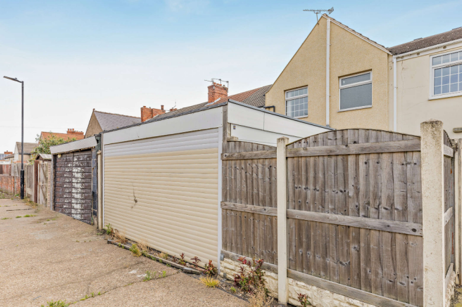3 bed Terraced for sale Image 6
