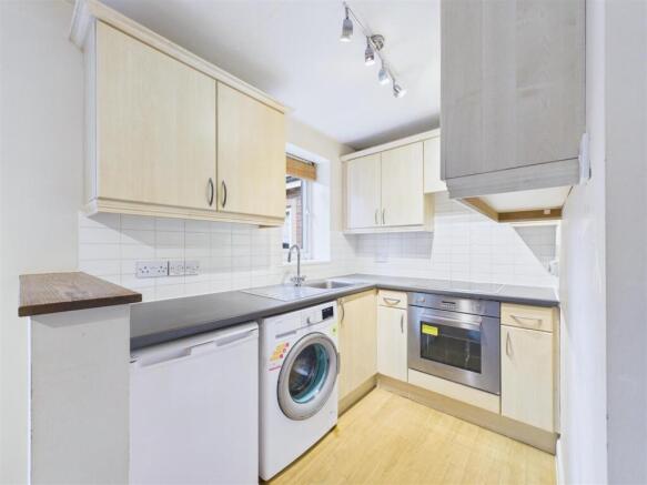 2 bed Apartment for sale Image 4