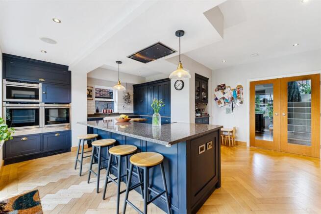 4 Fairbourne Drive-34.jpg