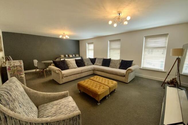 4 bed Detached for sale Image 10