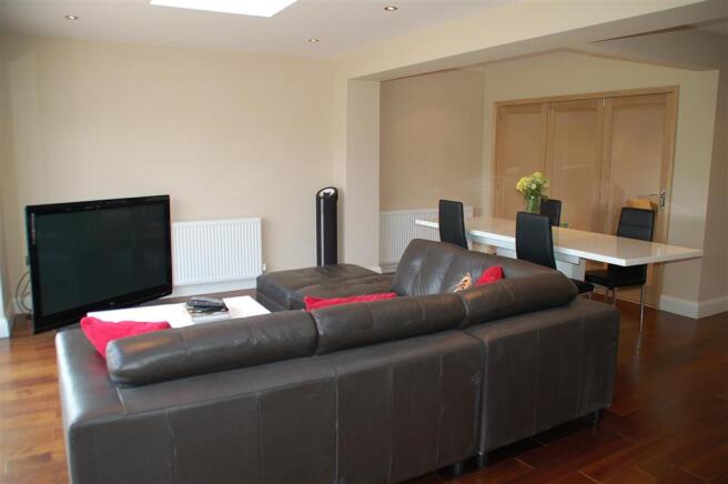 Living / Dining Area