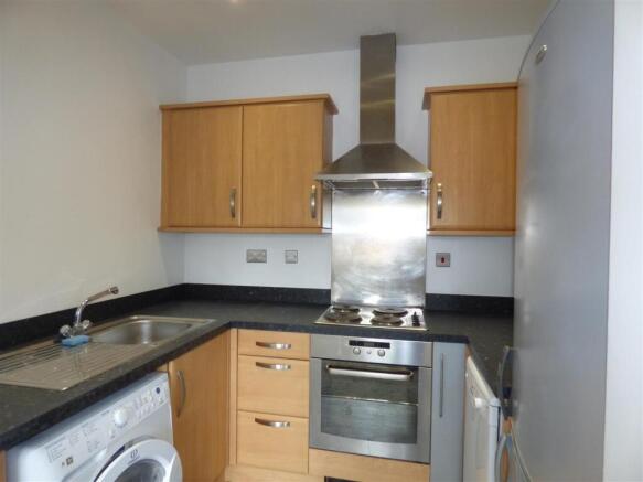 9a Glover Road kitchen.JPG