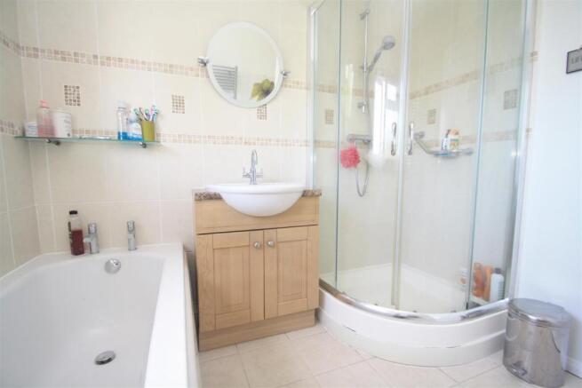 bathoom b.JPG