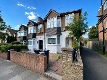 Mayfield Gardens, Hanwell, London, W7