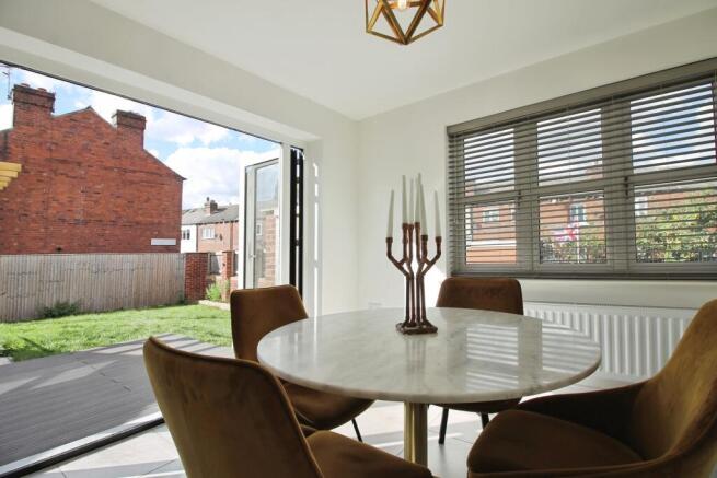 4 bed Detached for sale Image 9