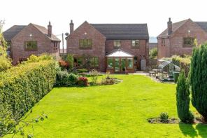Redbank House, Butts Way, Milverton, Taunton TA4 1LY
