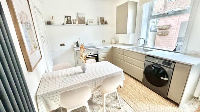 2 bed Terraced for sale Image 8