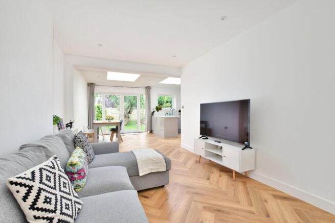 Coombe Drive, Ruislip, HA4 9TW photo 4